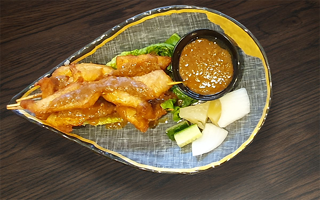 Chicken Skewers in Satay Sauce
